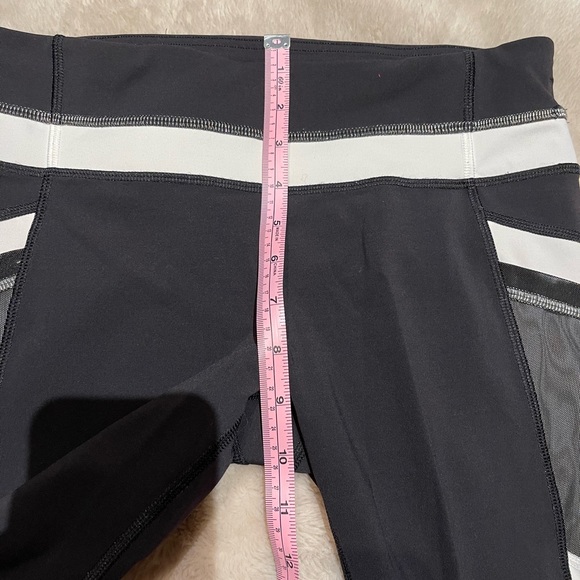 Lululemon crop legging , SIZE 6 - Picture 2 of 10